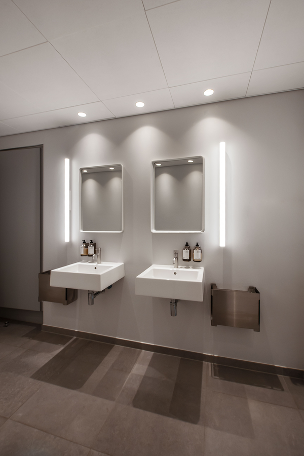 Applique de salle de bain, Mirba 2.0, blanc, IP44,LED, 2700K, 820lm, Ø4cm,  H60,9cm - Wever&Ducré - Luminaires Nedgis